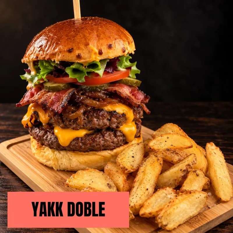 Hamburguesa Yakk Doble cortada por la mitad